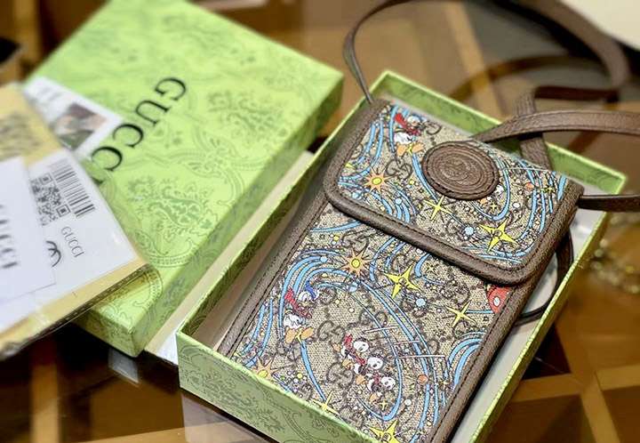 アイフォン 13 mini かわいい gucci スマホケース