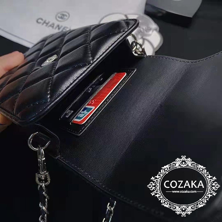 Chanel ボタン式 おしゃれバッグ