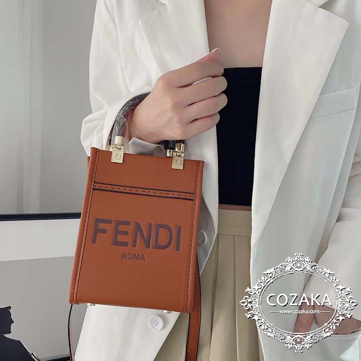 女性愛用  Fendi 斜めがけ バッグ