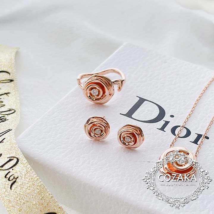 イヤーアクセサリー 花 dior