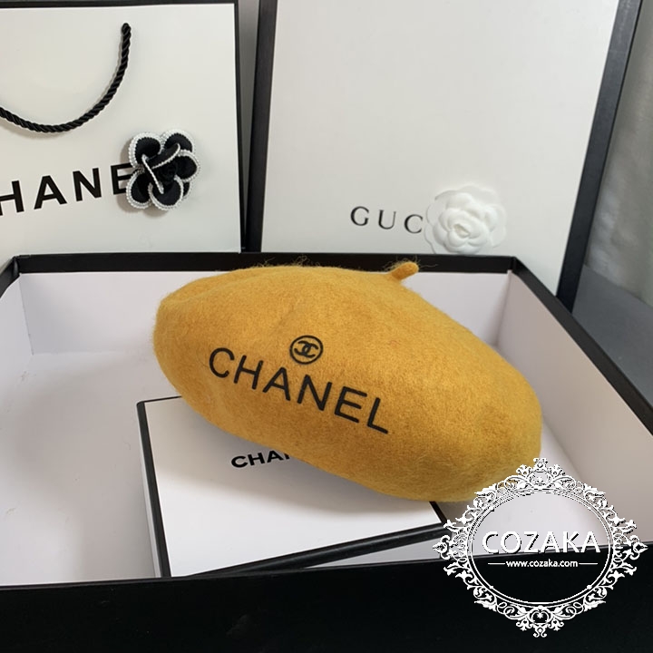 ベレー帽 ロゴ付き chanel