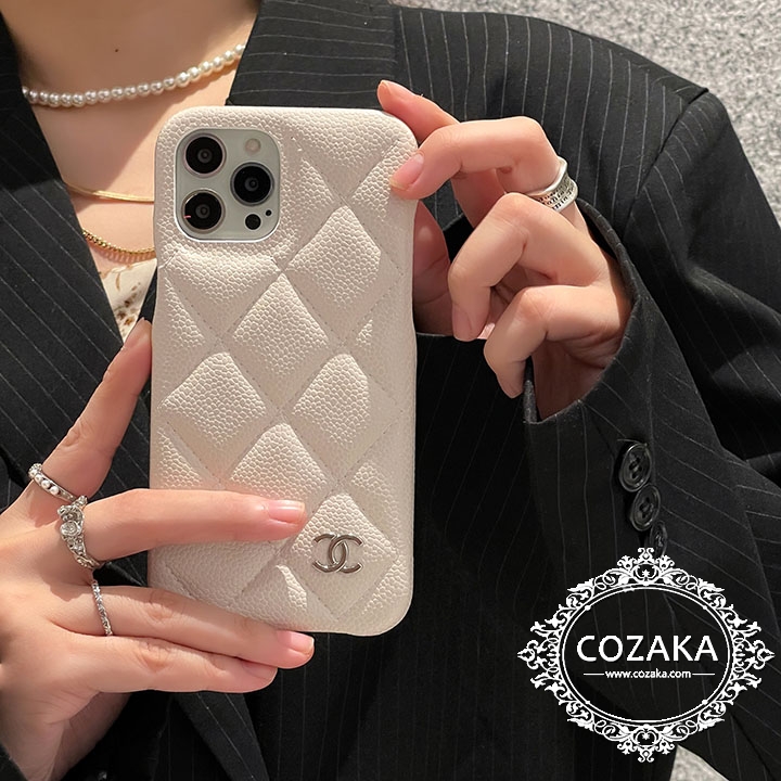 Chanel iPhone 15 スマホケース