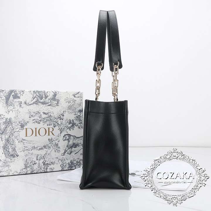 dior ハンドバッグ カード収納 綺麗