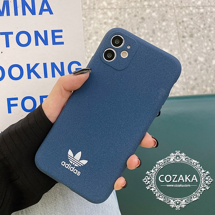 Adidas iphone14pro maxケースロゴ付き