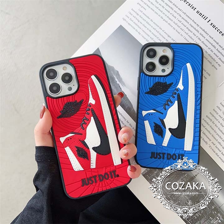 nike iphone15ケース普段使い