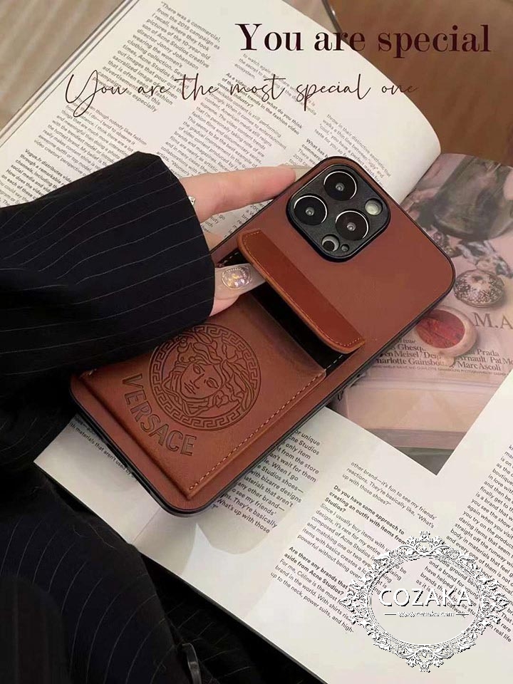 Versace iPhone 15ケース