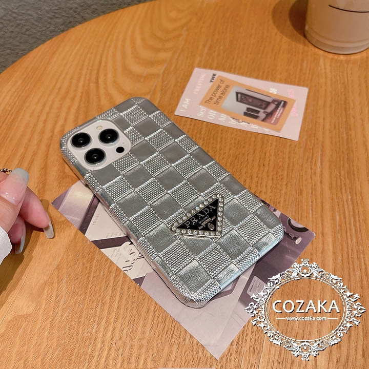 prada 三角形iphone15 proケース