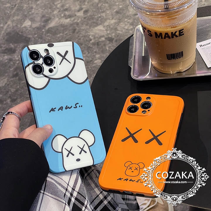 カウズアイフォーン15ケース シリコン