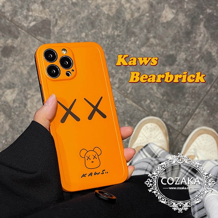 高校生カウズアイフォーン15スマホケース