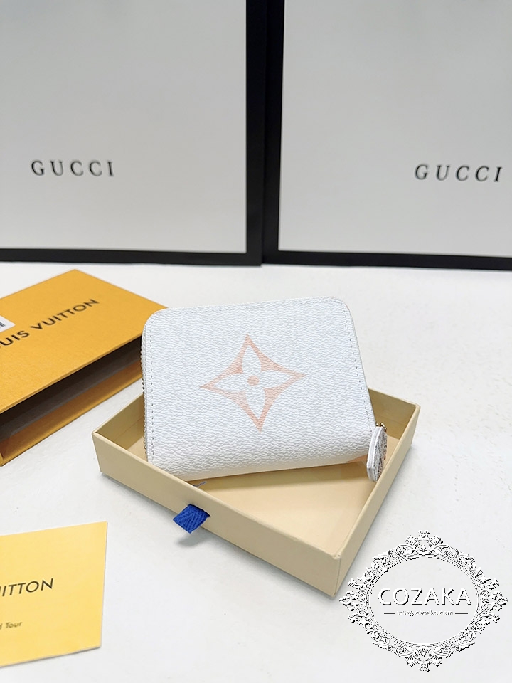 ルイヴィトン 高級 ミニ財布
