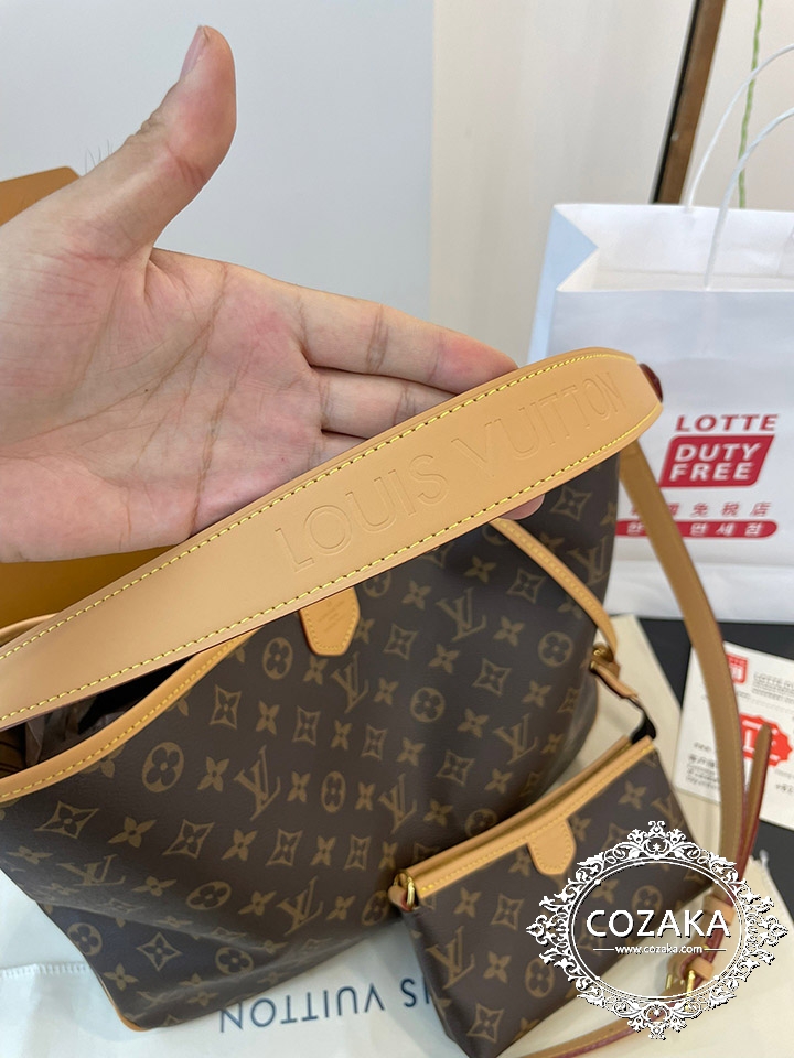 LOUIS VUITTON バック肩がけ