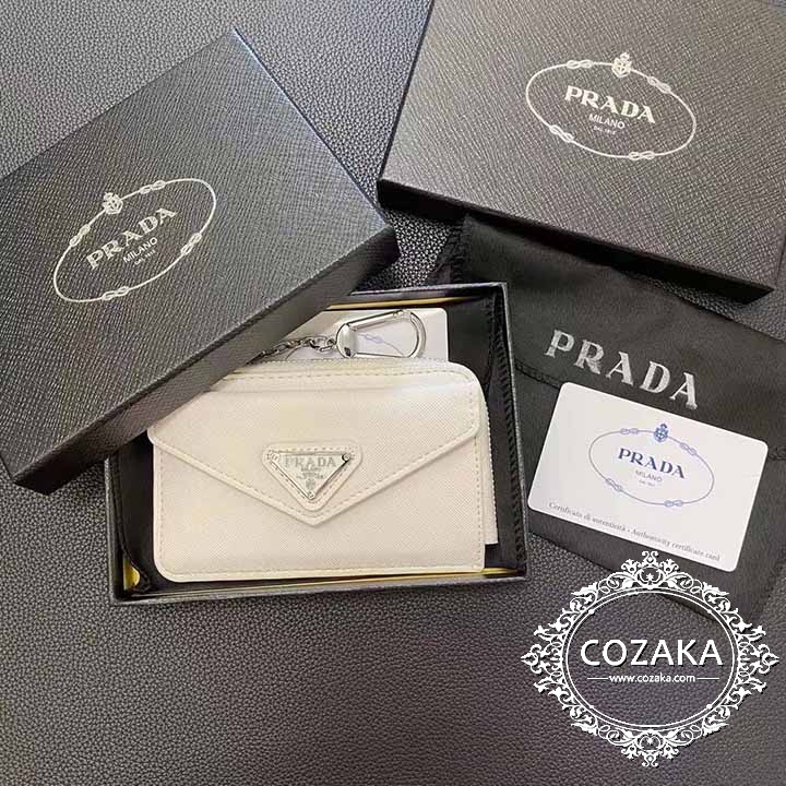 prada カード収納 お洒落