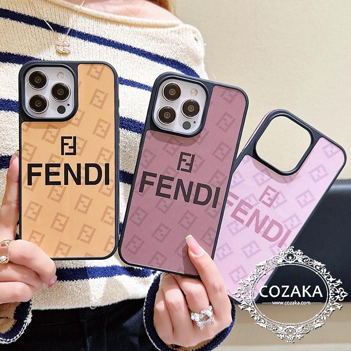 アイフォン 15 フェンディ fendi スマホケース