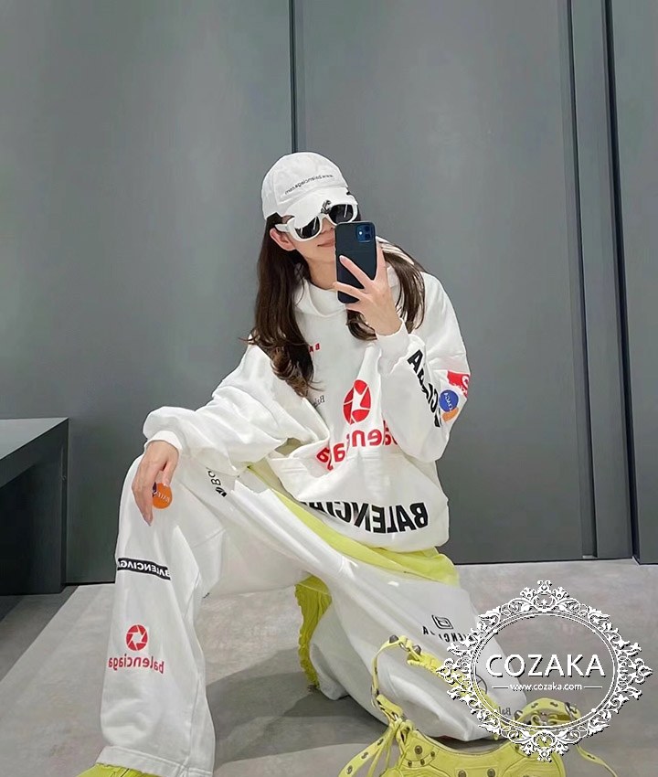 BALENCIAGA パーカー カジュアル 買い