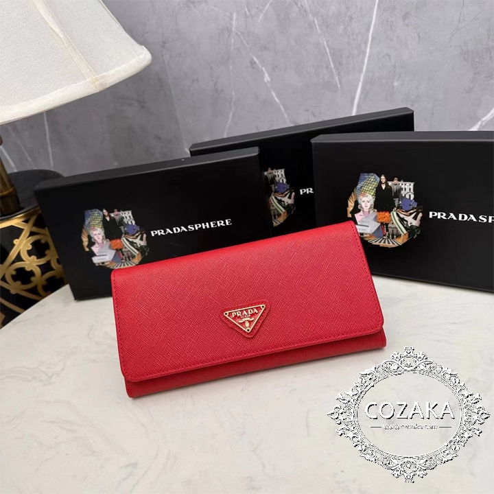 Prada 新作の