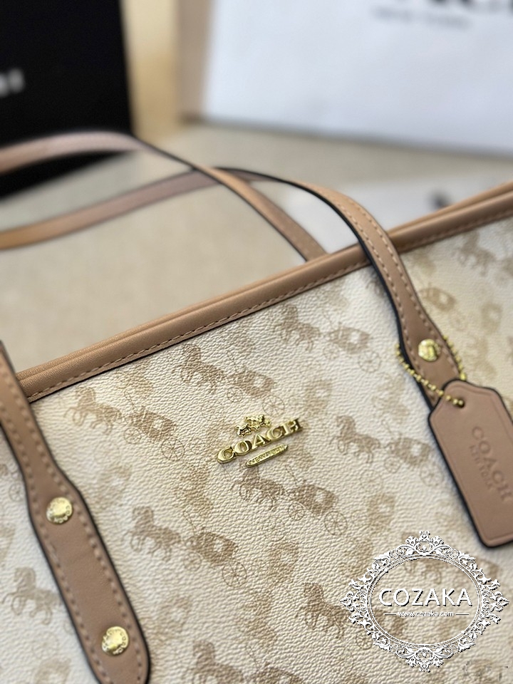 ショルダーバッグ ロゴ付きcoach