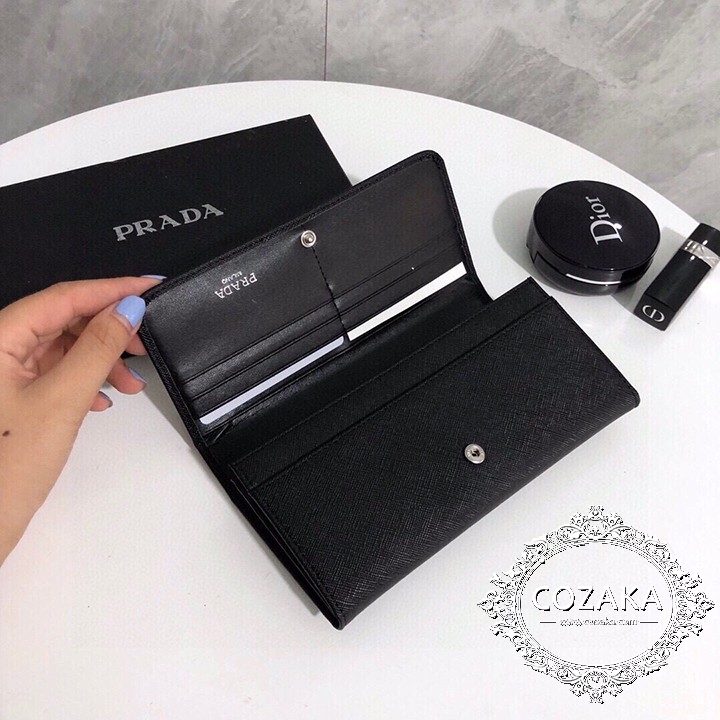 長財布 カード収納 Prada
