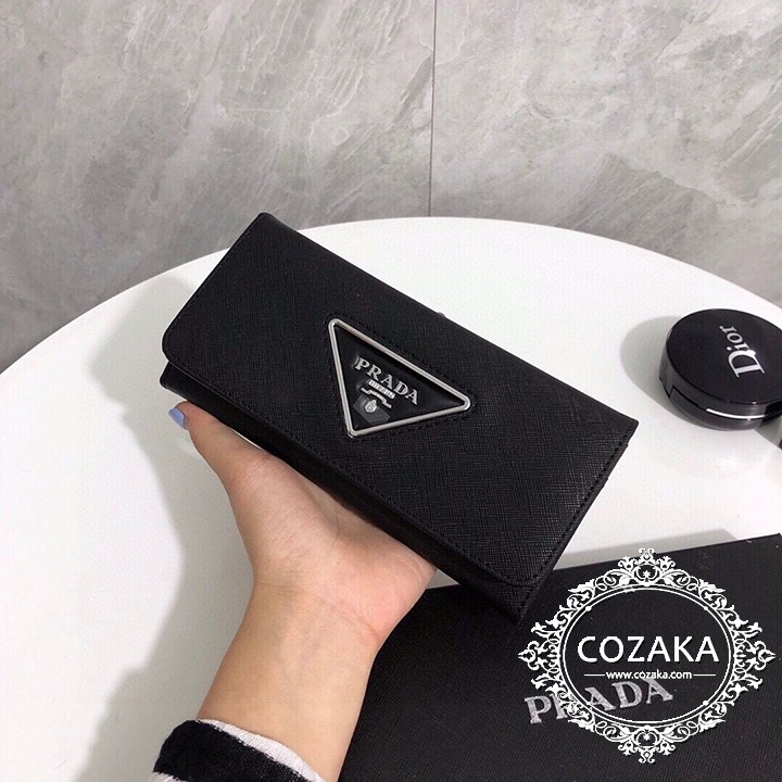ビジネスバッグ 超スタイリッシュ prada 