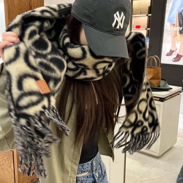 ショール 豪華 Loewe