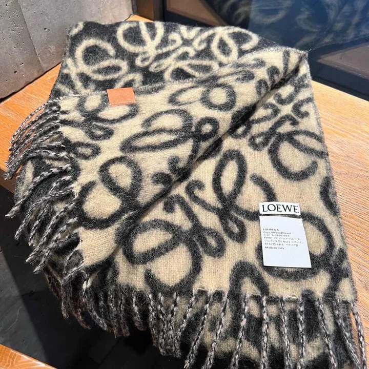 Loeweマフラー 厚手