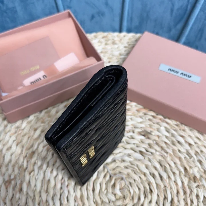 MIUMIUミニ財布