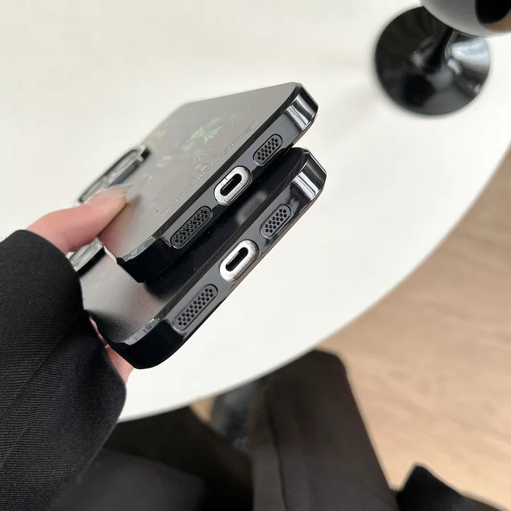 ブランド クロームハーツ風 アイホン 15 カバー