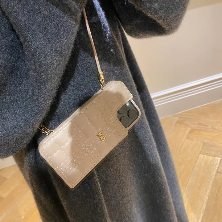 激安通販 burberry バーバリー アイフォーン 16 携帯ケース