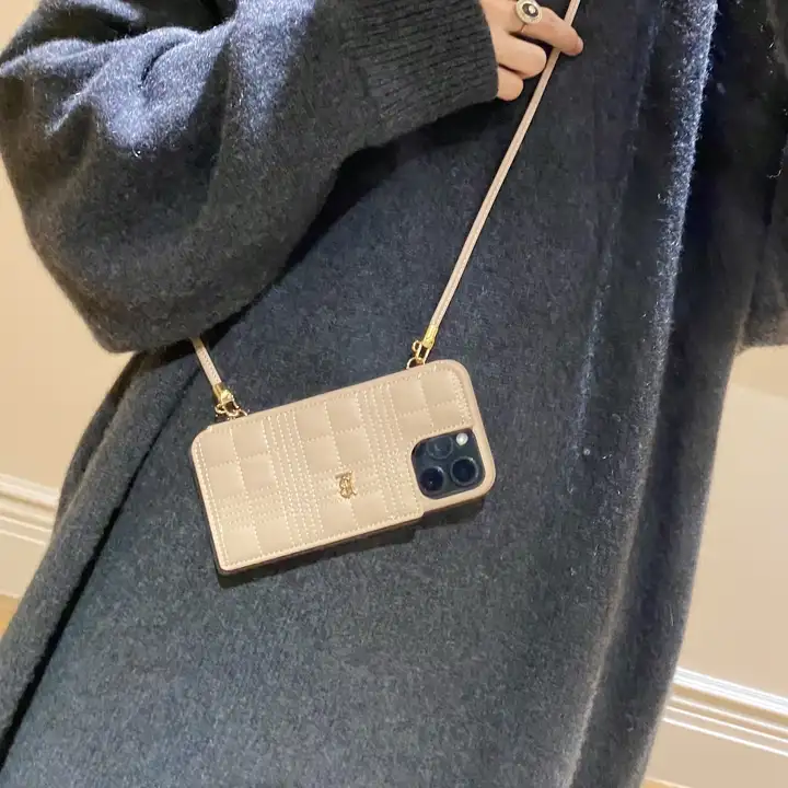 iphone 16プロ 携帯ケースburberry