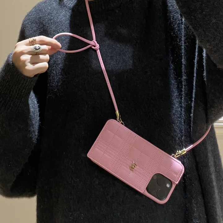 アイフォン 14 プロ 携帯ケースburberry バーバリー レデイース