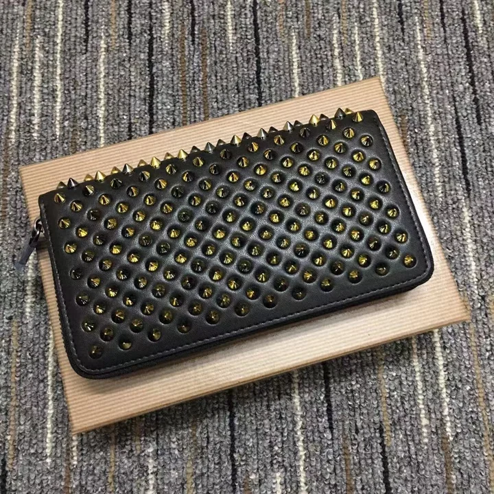 ルブタン 財布
