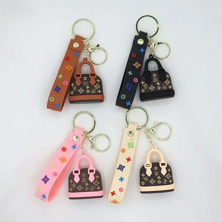 新発売 ルイヴィトン キーホルダー
