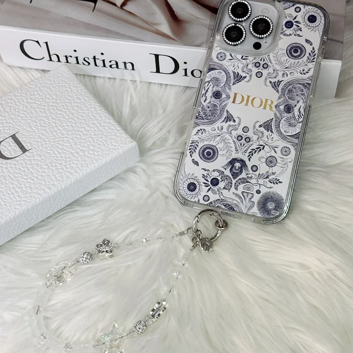 dior 芸能人愛用 ビーズ付きケース