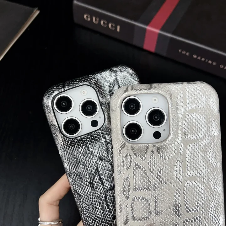高級感あるパイソン柄 Gucci アイフォーン15promax/16カバー