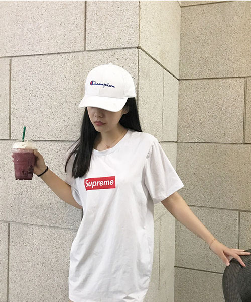 シュプリーム x フラグメントデザイン 犬服 tシャツ,supreme  Fragment Design 犬とのペアルック