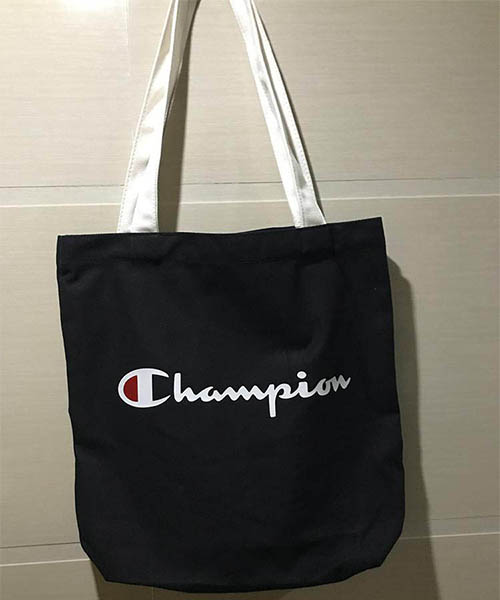 チャンピオン トートバッグ おしゃれ,champion ロゴトート 白 黒 ネイビー