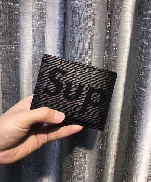 louis vuitton ルイ・ヴィトンｘsupreme シュプリーム 二つ折り財布